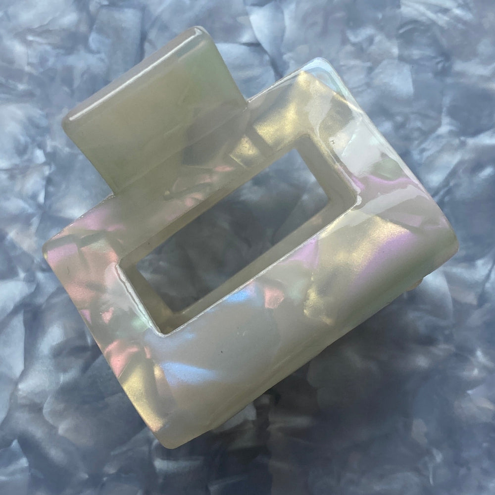 Claw Clip in Opal