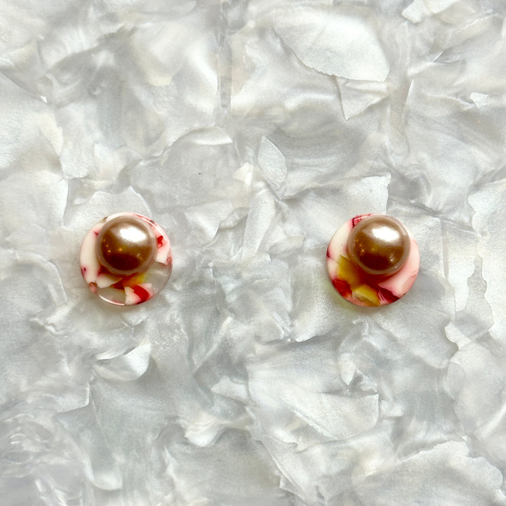 Stud Earrings in Peppermint Kiss