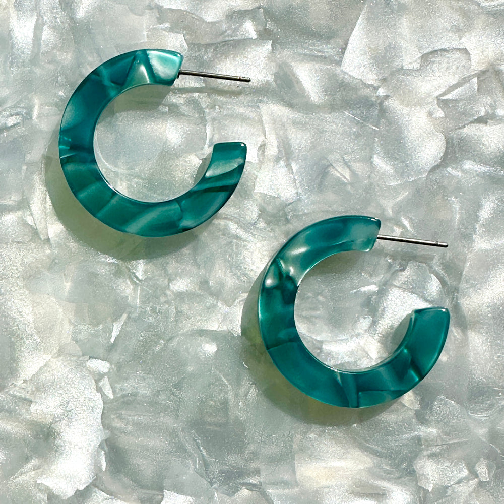 mini acrylic hoop earrings in blue 