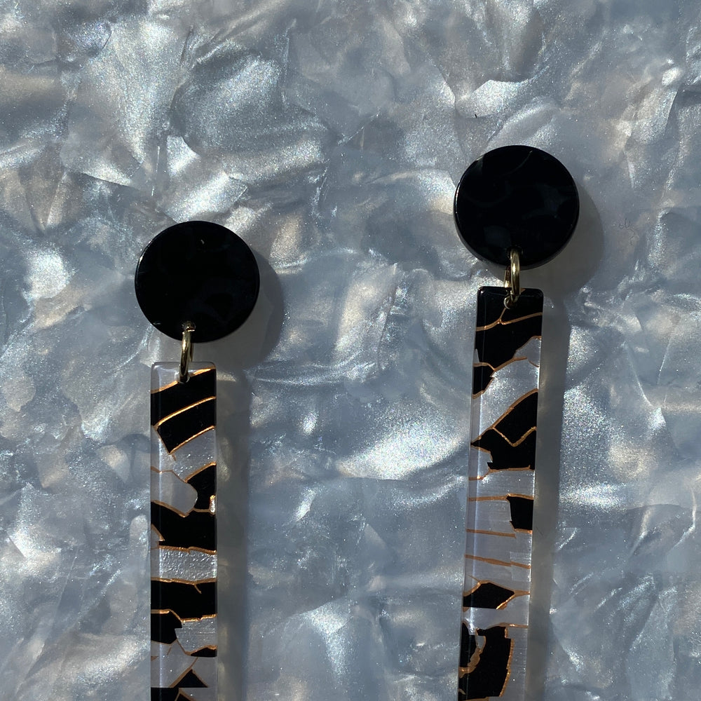 Matchstick Drop Earrings in Black and White Crackle