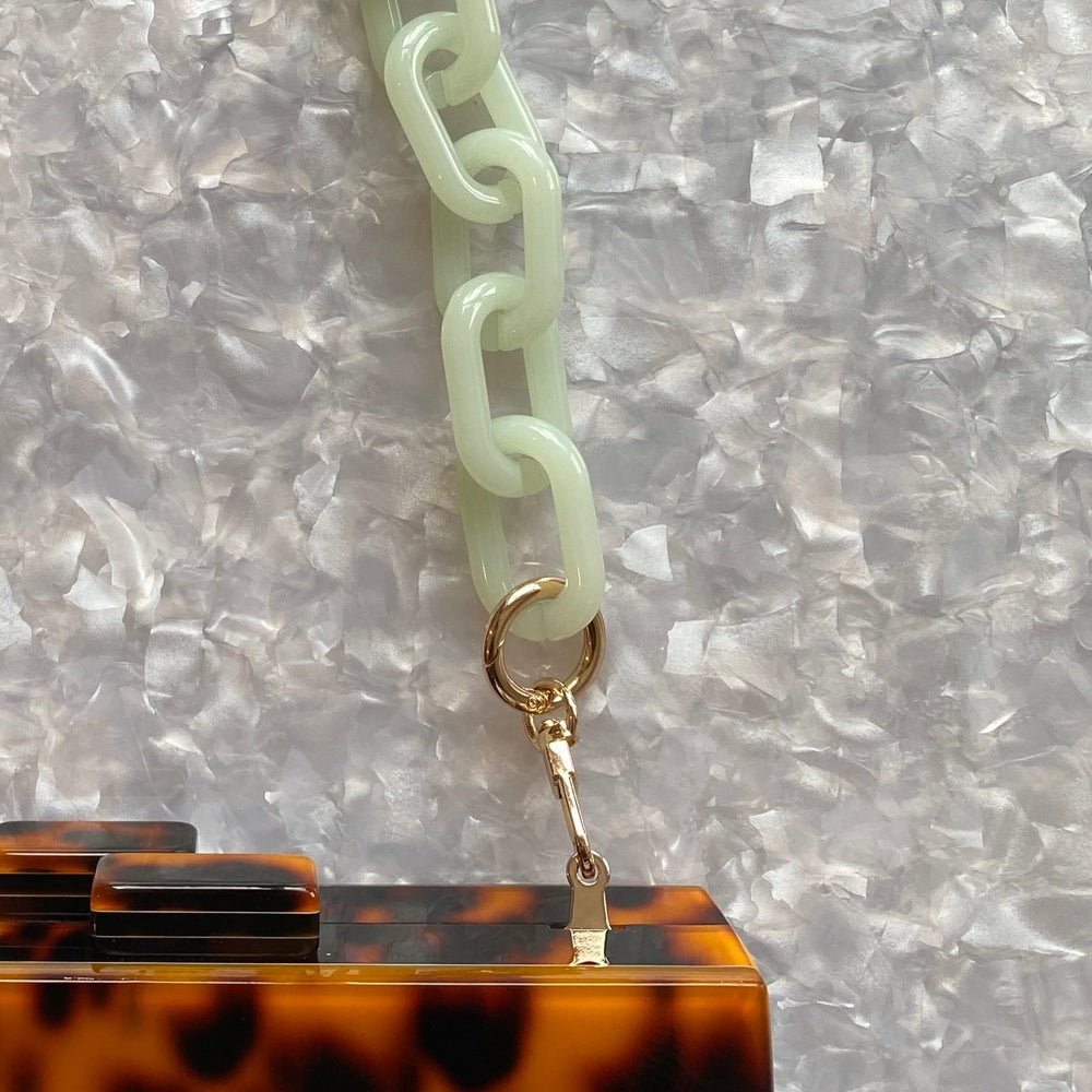 Chain Link Short Acrylic Purse Strap In Emerald Green | CLOSET REHAB | Wolf  & Badger