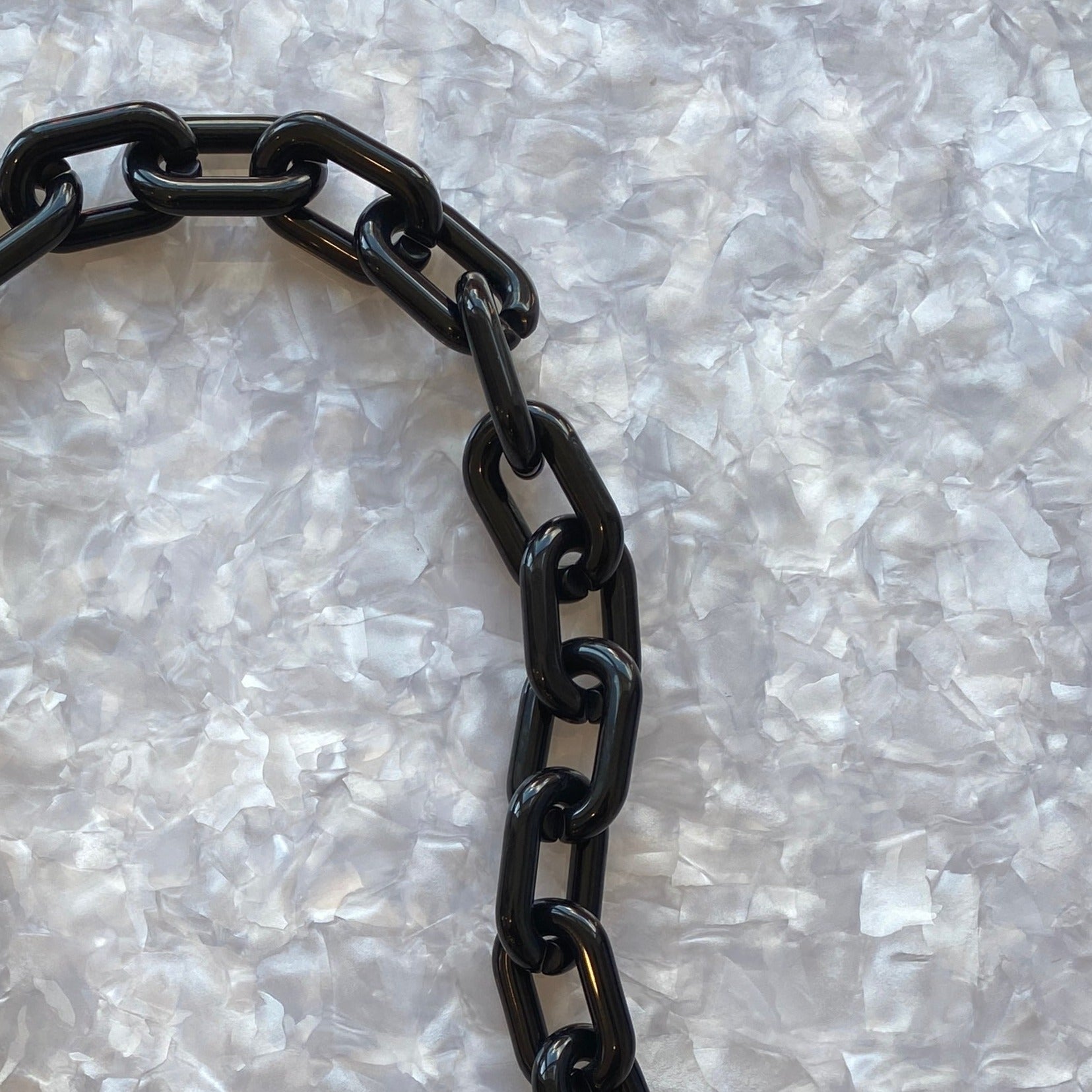 Chain Link Short Acrylic Purse Strap in Navy Blue – Closet Rehab
