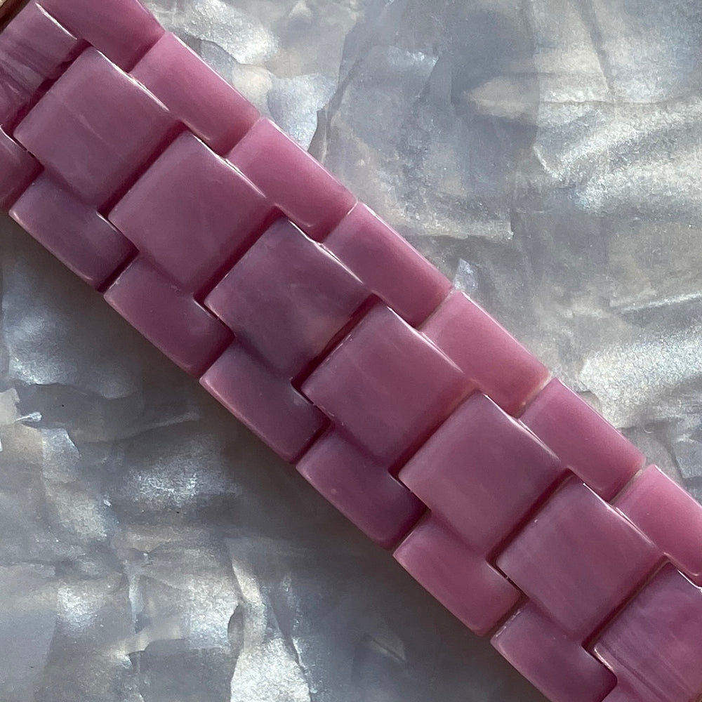 acrylic Apple Watch Band in Lilac_close up