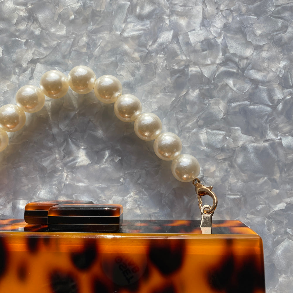 acrylic Pearl Purse Handle_close up